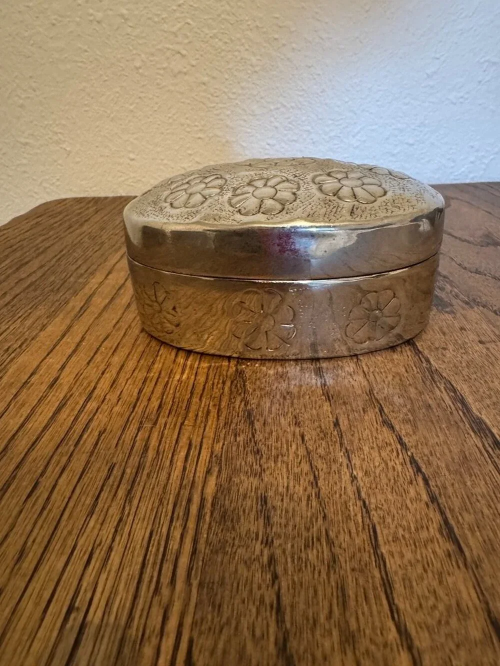 n/a vintage oval